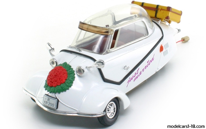 1955 - Messerschmitt KR200 Just Married Revell 1/18 - Предна лява страна