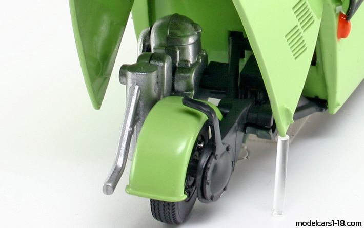 1955 - Messerschmitt KR200 Revell 1/18 (Grün) Motor