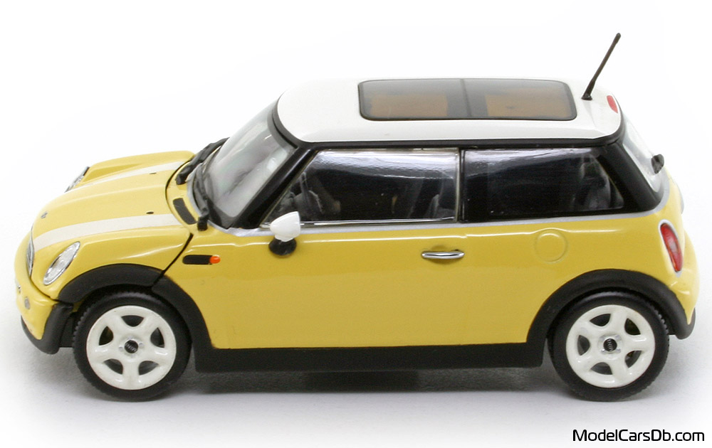 2001 - Mini Cooper Minichamps 1/43 (Жёлтый / Белый) Сторона
