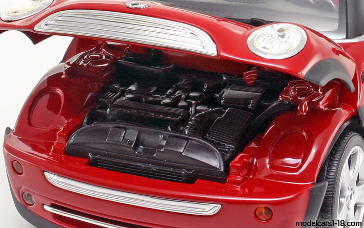 2003 - Mini Cooper Hot Wheels 1/18 (Kрасный) Двигатель