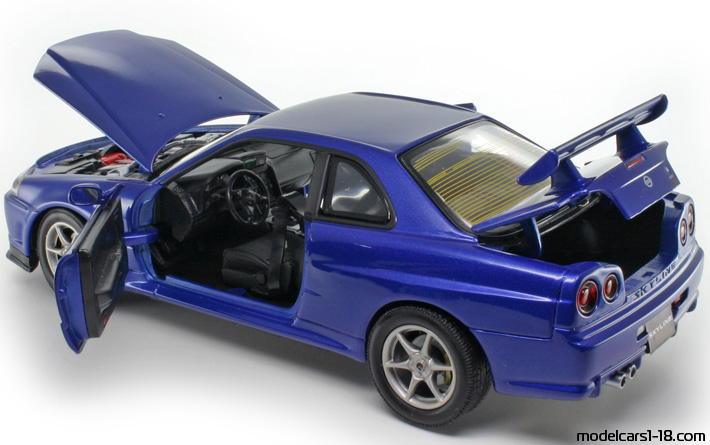 2002 - Nissan Skyline GT-R (R34) Motor Max 1/18 (Синий) Открывающиеся части