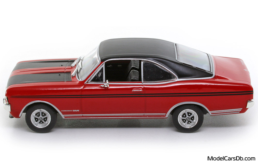 1970 - Opel Commodore GS/E Altaya 1/43 (Red / Black) Side