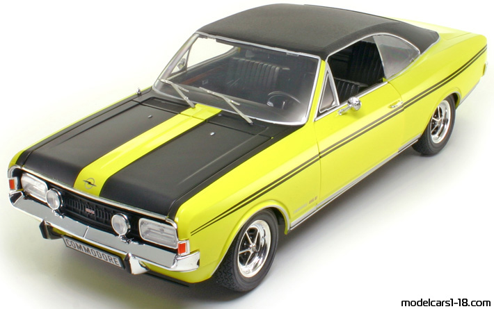 1970 - Opel Commodore GS/E Revell 1/18 - Передняя левая сторона