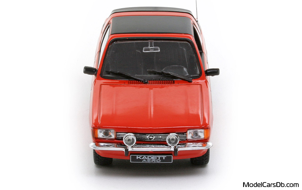 1976 - Opel Kadett Aero Altaya 1/43 (Rot) Front