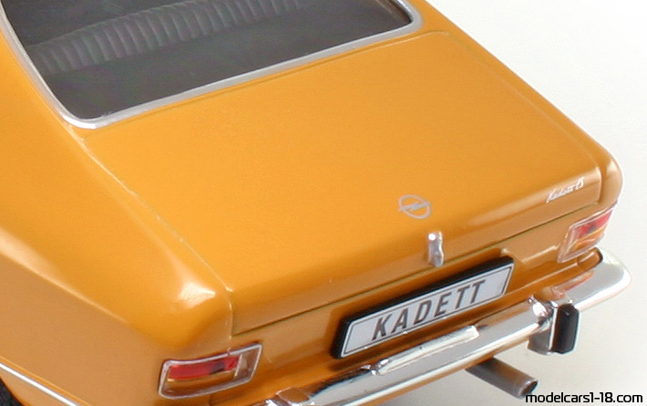 1965 - Opel Kadett LS Revell 1/18 (Orange) Other details