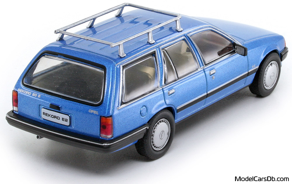 1982 - Opel Rekord Caravan 2.0 E Altaya 1/43 (Blue) Rear right side