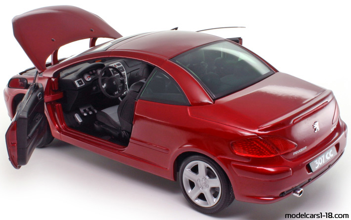 2003 - Peugeot 307 CC Solido 1/18 (Rot) Zu öffnende Teile
