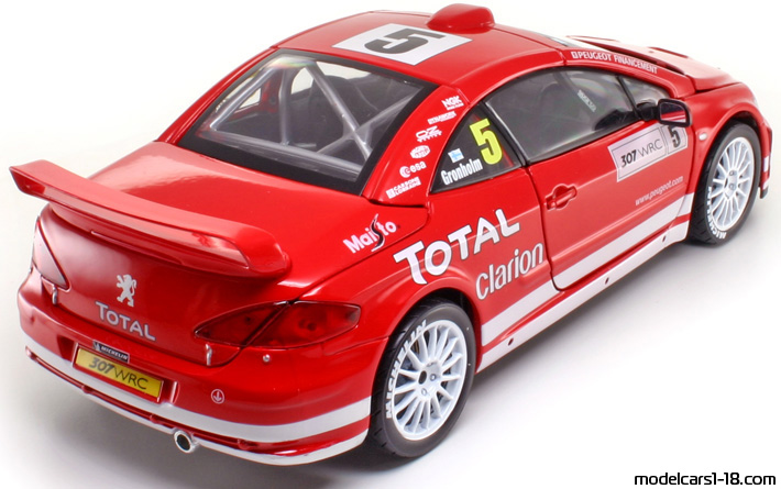 2004 - Peugeot 307 WRC Maisto 1/18 (Rot / Weiß) Hinten rechte seite
