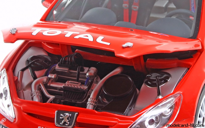 2004 - Peugeot 307 WRC Solido 1/18 (Rot / Weiß) Motor