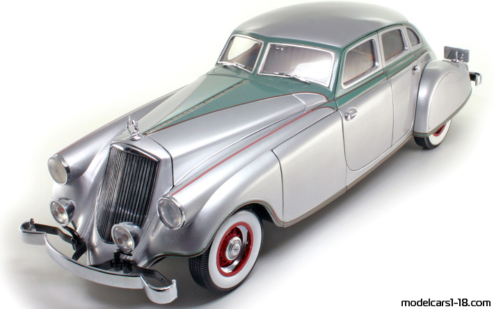 1933 - Pierce-Arrow Silver Arrow Signature Models 1/18 - Передняя левая сторона