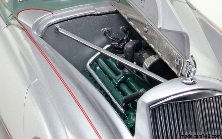 1933 - Pierce-Arrow Silver Arrow Signature Models 1/18 (Сребрист / Зелен) Багажник / Отварящи се фарове