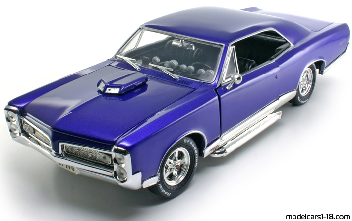 1967 - Pontiac GTO ERTL 1/18 - Vorne linke Seite