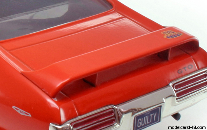 1969 - Pontiac GTO ERTL 1/18 (Red) Other details