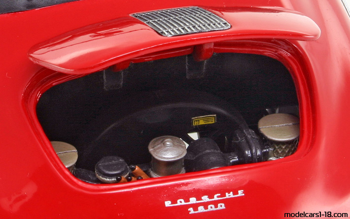 1958 - Porsche 356 A Speedster Kyosho 1/18 (Червен) Двигател