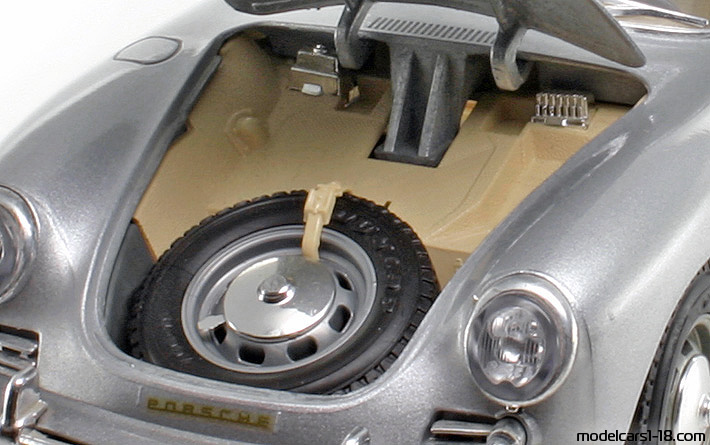 1961 - Porsche 356 B Bburago 1/18 (Silber) Kofferraum / Klappbare Scheinwerfer