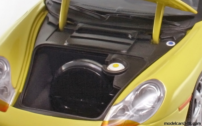 1997 - Porsche 911 Carrera (996) UT 1/18 (Жълт) Багажник / Отварящи се фарове