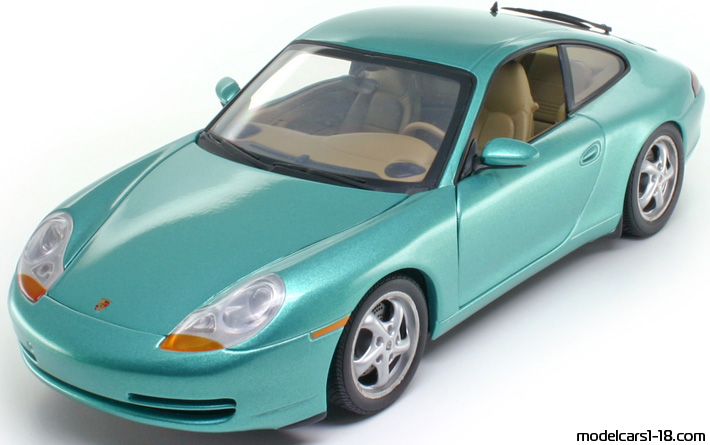 1997 - Porsche 911 Carrera (996) UT 1/18 - Vorne linke Seite