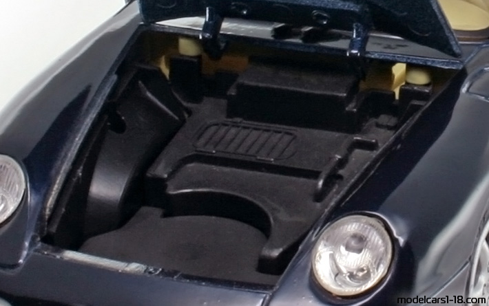 1994 - Porsche 911 Carrera Cabriolet (993) Maisto 1/18 (Blau) Kofferraum / Klappbare Scheinwerfer