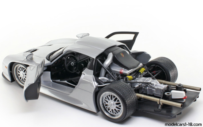 1997 - Porsche 911 GT1 UT 1/18 (Светло-серебристый) Открывающиеся части