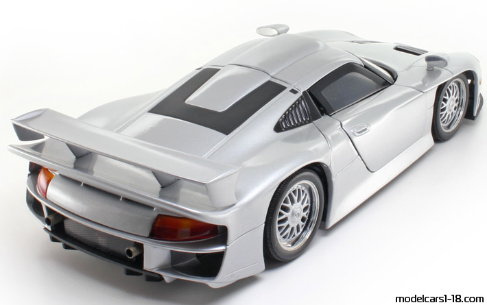 1997 - Porsche 911 GT1 UT 1/18 (Светло-серебристый) Задняя правая сторона