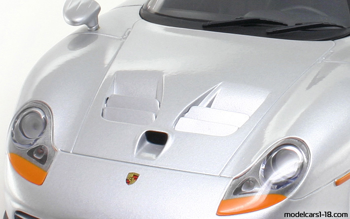 1997 - Porsche 911 GT1 UT 1/18 (Светло-серебристый) Багажник / Поднимающиеся фары