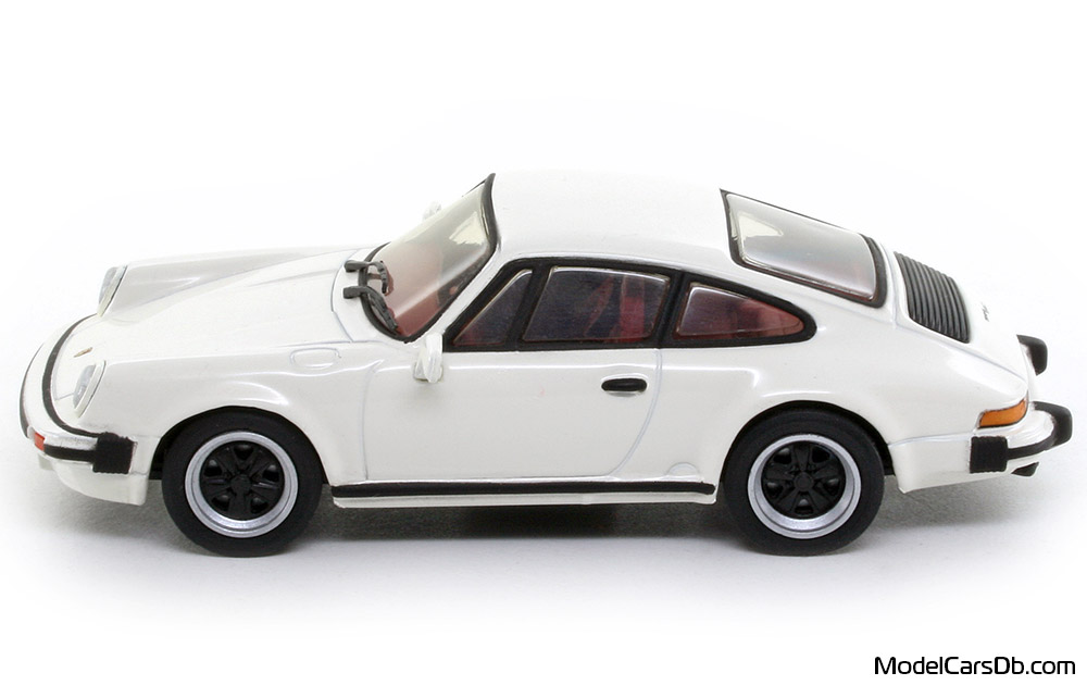 1979 - Porsche 911 SC (930) Minichamps 1/43 (White) Side