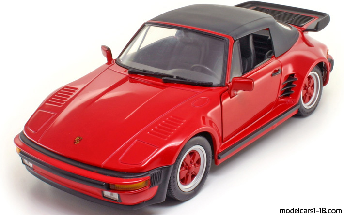 1977 - Porsche 911 Turbo Slant Nose (930) Revell 1/18 - Vorne linke Seite