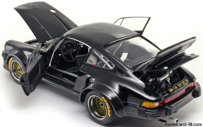 1976 - Porsche 934 RSR Exoto 1/18 (Schwarz) Zu öffnende Teile
