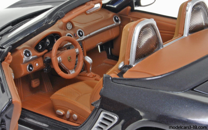 2009 - Porsche Boxster S (987) Maisto 1/18 (Schwarz) Innenraum Armaturenbrett