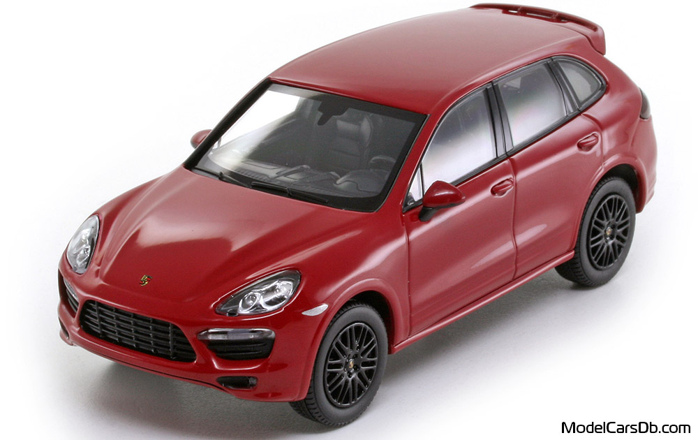 2012 - Porsche Cayenne GTS (92A) Minichamps 1/43 - Vorne linke Seite