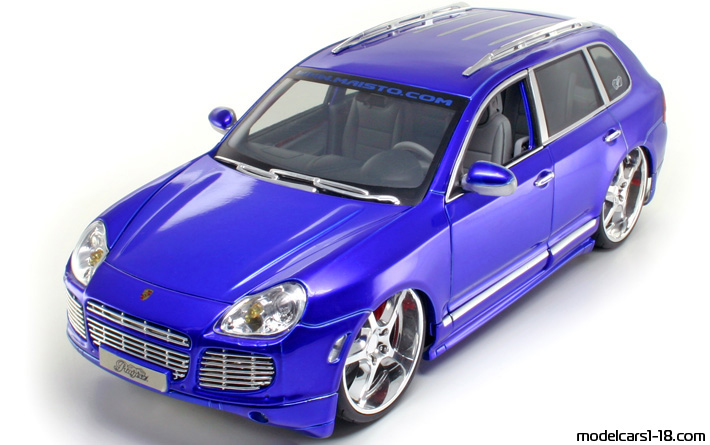 2002 - Porsche Cayenne Turbo (9PA) Maisto 1/18 - Vorne linke Seite