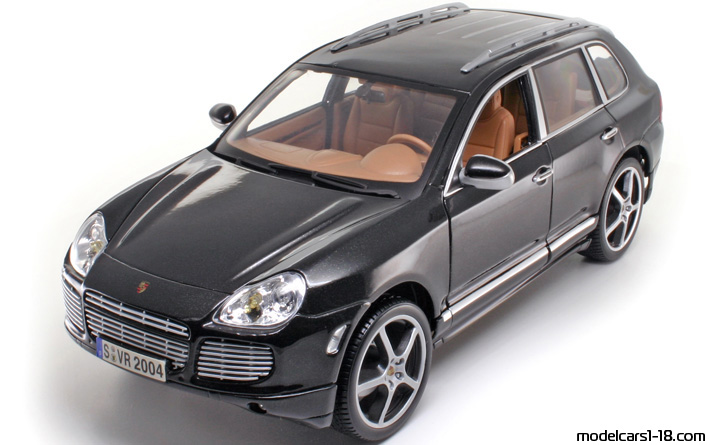 2002 - Porsche Cayenne Turbo (9PA) Maisto 1/18 - Vorne linke Seite