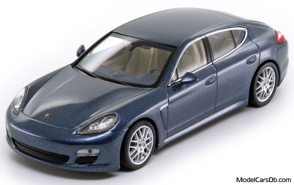 2011 - Porsche Panamera 4S (970) Minichamps 1/43 - Vorne linke Seite