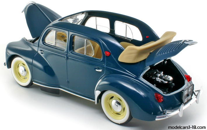 1954 - Renault 4CV Solido 1/17 (Blue) Opening parts