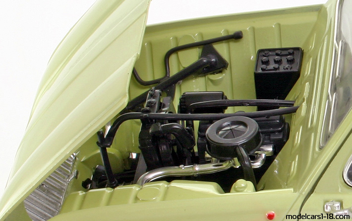 1964 - Renault 4L Solido 1/18 (Grün) Motor