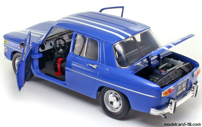 1969 - Renault 8 Gordini Solido 1/18 (Blue / White) Opening parts