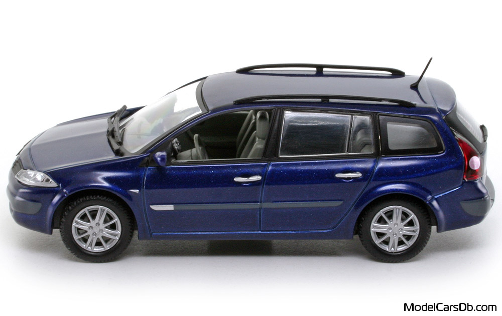2003 - Renault Megane Estate Eligor 1/43 (Blau) Seite