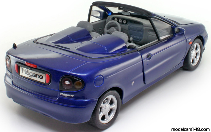 1996 - Renault Megane Anson 1/18 (Син) Задна дясна страна