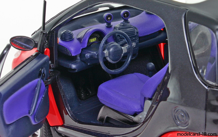 1998 - Smart City-Coupe Maisto 1/18 (Red / Black) Interior dashboard