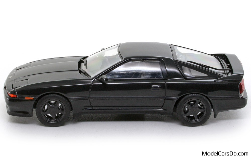 1990 - Toyota Supra 2.5 Twin Turbo R (A70) EBBRO 1/43 (Grey) Side