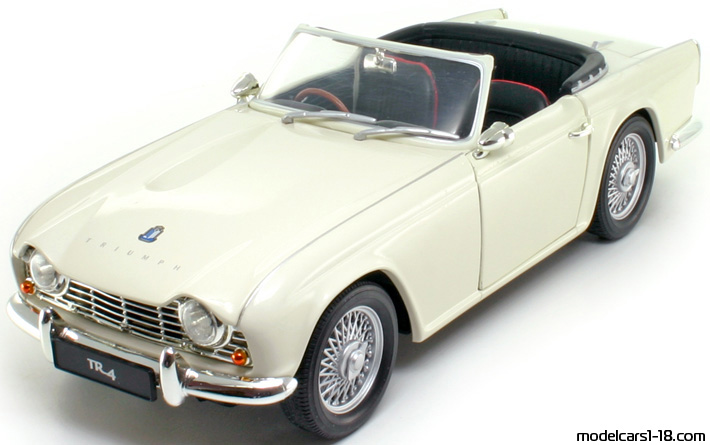 1962 - Triumph TR4 Jadi 1/18 - Предна лява страна