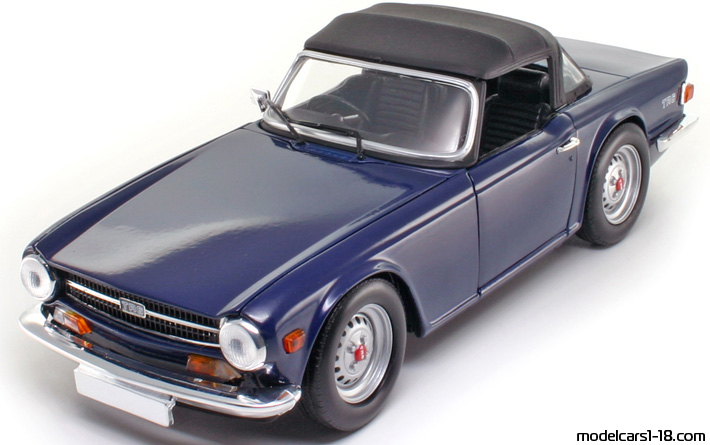 1969 - Triumph TR6 ERTL 1/18 - Передняя левая сторона