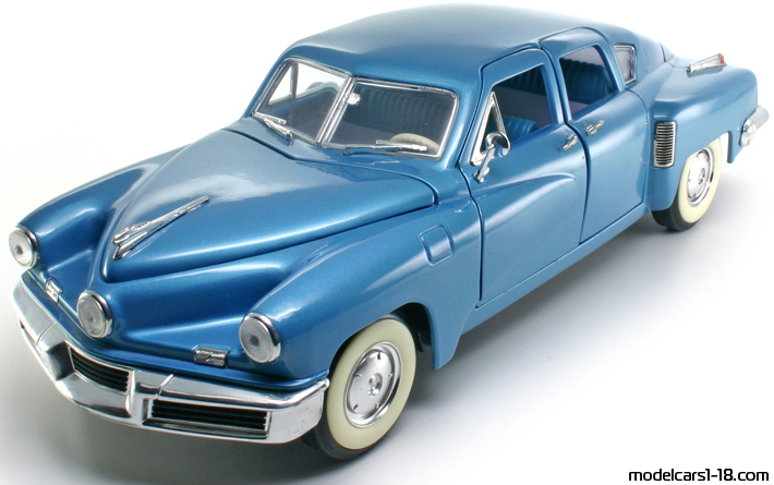 1948 - Tucker Torpedo Road Signature 1/18 - Vorne linke Seite