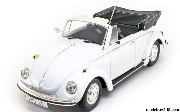 1971 - Volkswagen Beetle (Kaefer) 1302 LS Revell 1/18 (White) Vorne linke Seite