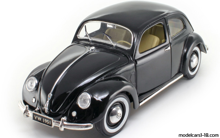 1951 - Volkswagen Beetle (Kaefer) Maisto 1/18 (Green) Vorne linke Seite
