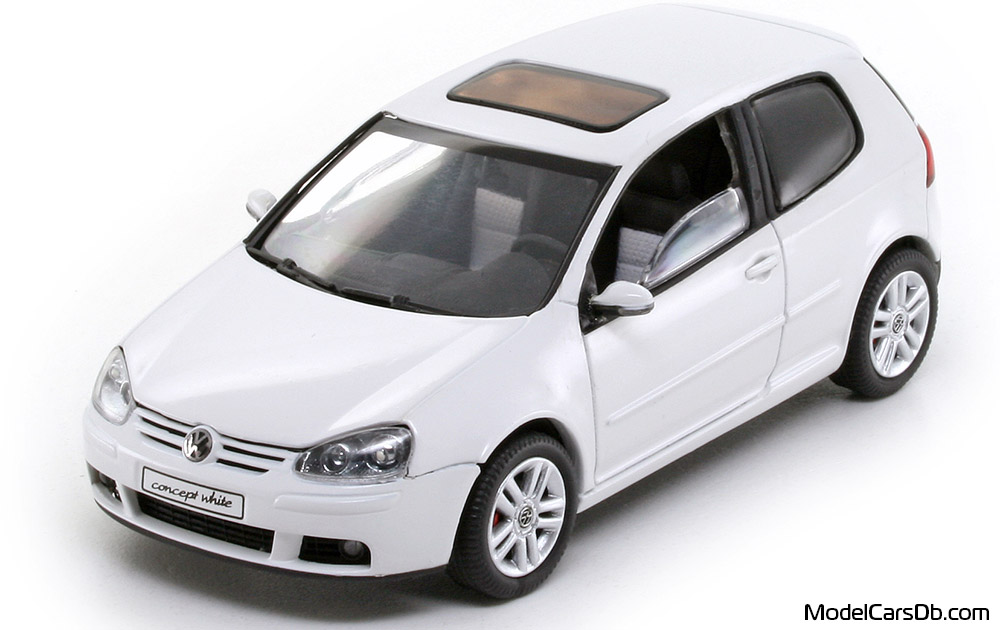 Volkswagen Golf (3-doors hatchback) 2003 Schuco 1:43