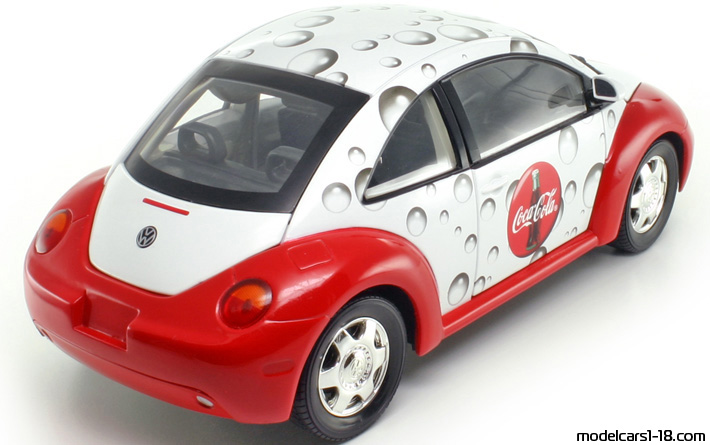 1998 - Volkswagen New Beetle Hot Wheels 1/18 (White / Red) Rear right side