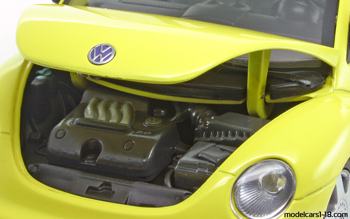 1999 - Volkswagen New Beetle Solido 1/18 (Yellow) Engine