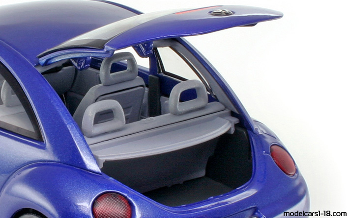 1998 - Volkswagen New Beetle Bburago 1/18 (Синий) Багажник / Поднимающиеся фары