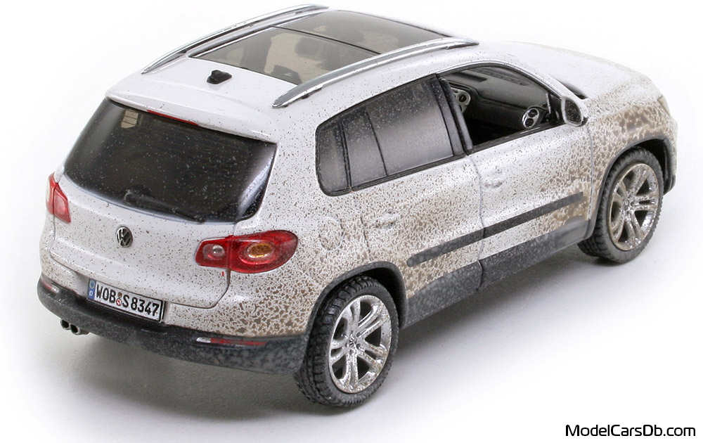 2007 - Volkswagen Tiguan 2.0 TDI Schuco 1/43 (White) Rear right side
